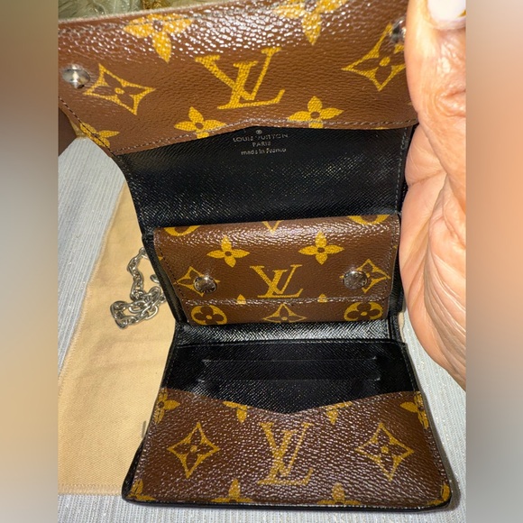 🔥AUTHENTIC LOUIS VUITTON BROWN TRI-FOLD CANVAS COMPACT WALLET W/SILVER CHAIN - Picture 4 of 16